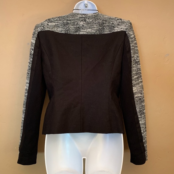 BCBG MaxAzria Full Zip Knit Jacket Medium Gently worn 95% cotton / 5% spandex - Picture 3 of 3